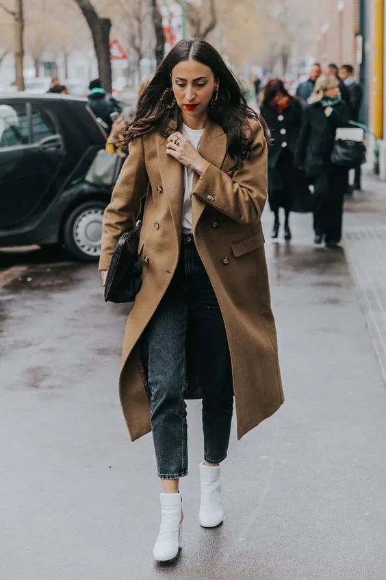 驼色大衣多种风格穿搭攻略,驼色大衣的高级感穿搭示范