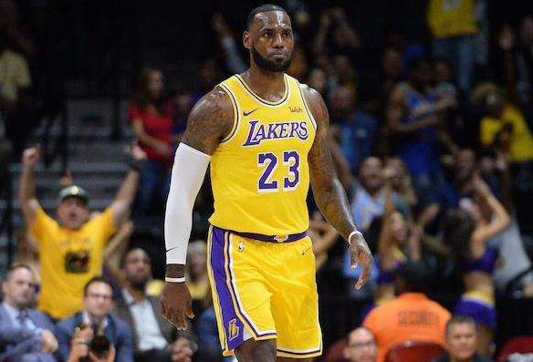 哪些球星换过球衣,换过球衣号码的十大巨星