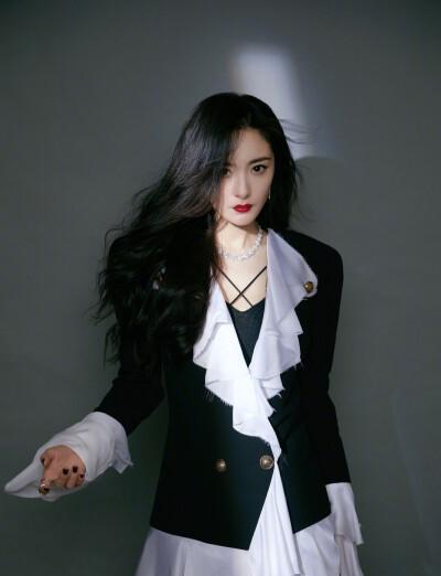 最受欢迎的女明星前十名,杨幂最受欢迎女歌手奖