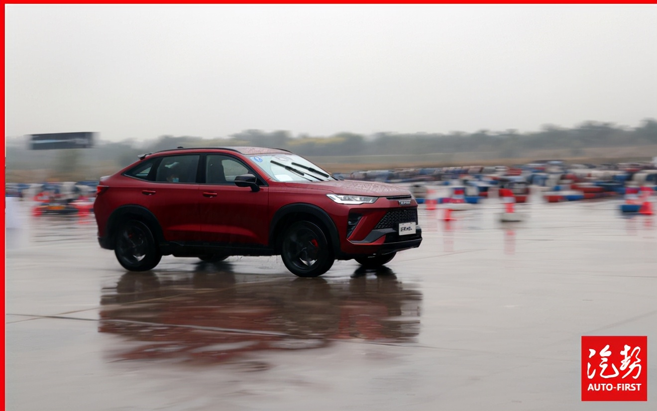 第三代哈弗h6s第一视角试驾,神车哈弗h6