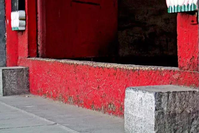 为什么寺庙有门槛,踩了寺庙门槛怎么补救啊