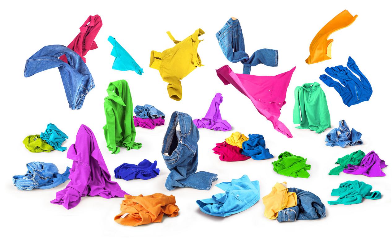 衣物上的顽固油渍如何才能洗干净,白衣服沾油渍洗不掉记住先抹点它