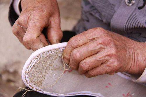 乡土散文草鞋,乡土散文卖袜子