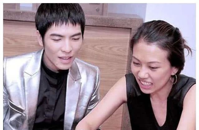 王菲谢霆锋现在婚姻情况,王菲张雨绮婚姻状态