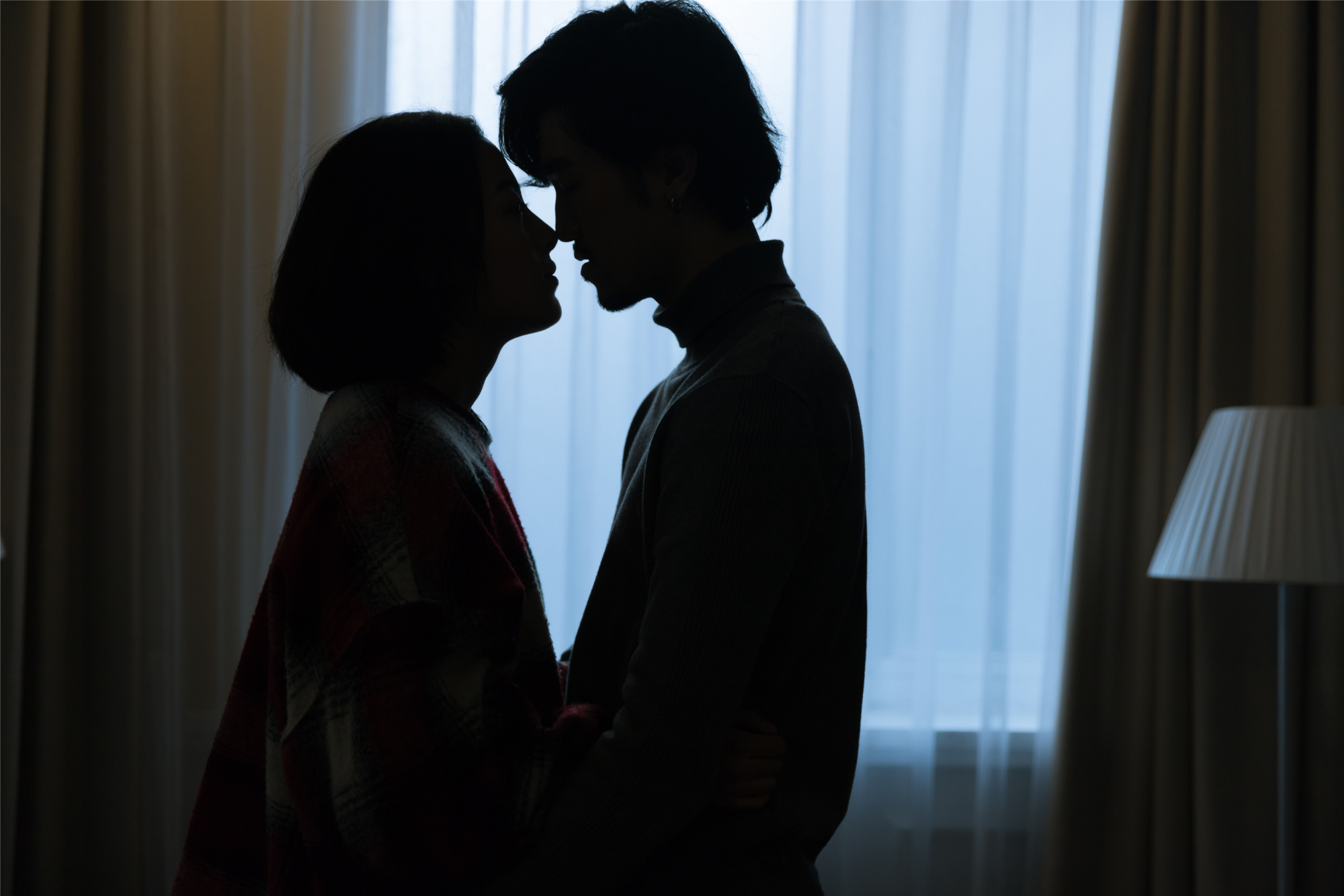 一个男人不再联系你是什么心理,心理学忘记前男友