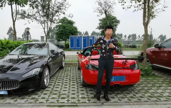 网红主播签约周某,网红周某开直播