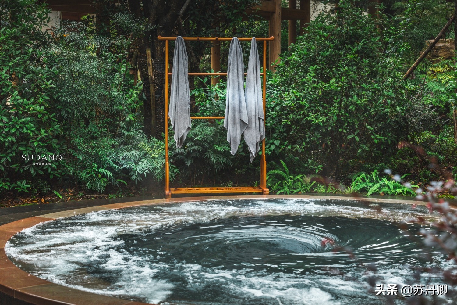 180块钱的门票,怎么玩才不冤枉?世界最大瀑布群来了不后悔