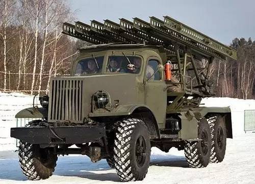 喀秋莎火箭炮齐射震撼名场面,当今喀秋莎火箭炮能射多远