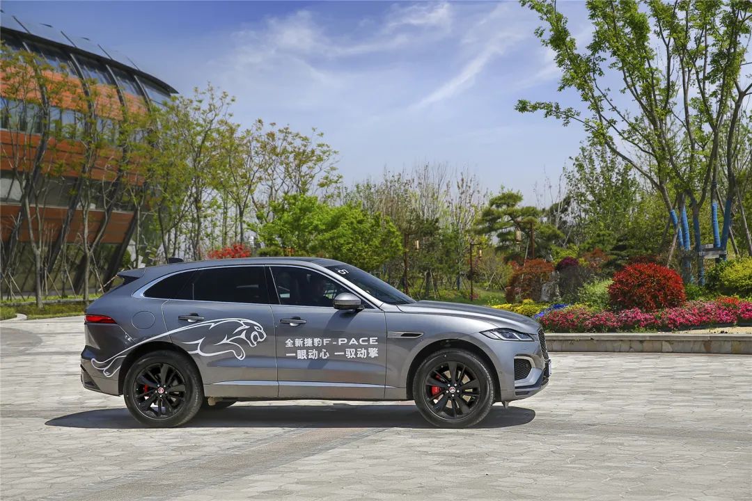 捷豹f-pacep250r-dynamic落地价,2020捷豹f-pace与glc260l4matic
