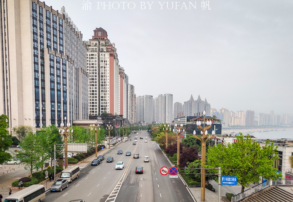 重庆经济最发达的远郊区，在全国的名气极大，还是刘晓庆的故乡