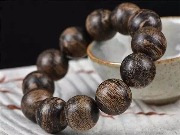 几百块的手串是真的吗,几十元沉香手串到底是不是真的好