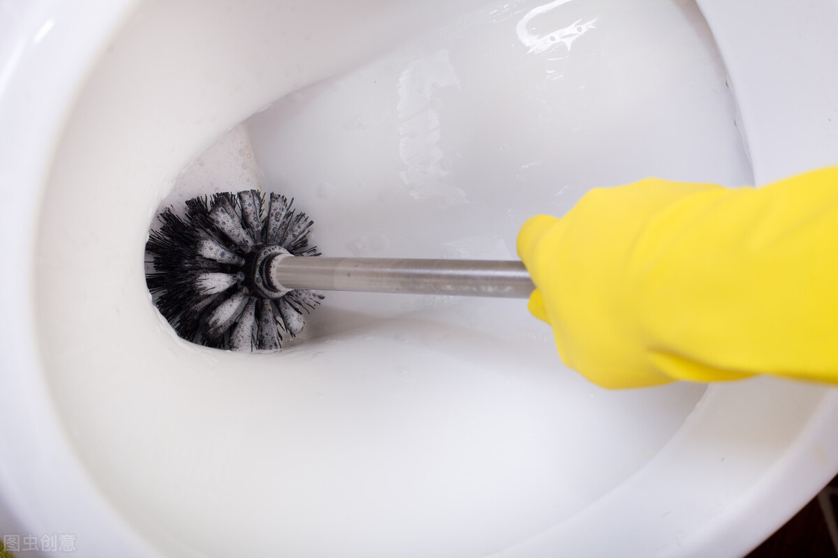 抽水马桶堵塞最快的疏通方法,生活小妙招厕所马桶堵塞疏通方法