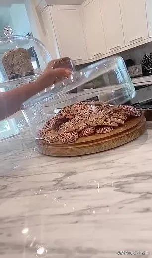 侃爷格莱美奖杯,drake与侃爷格莱美奖杯