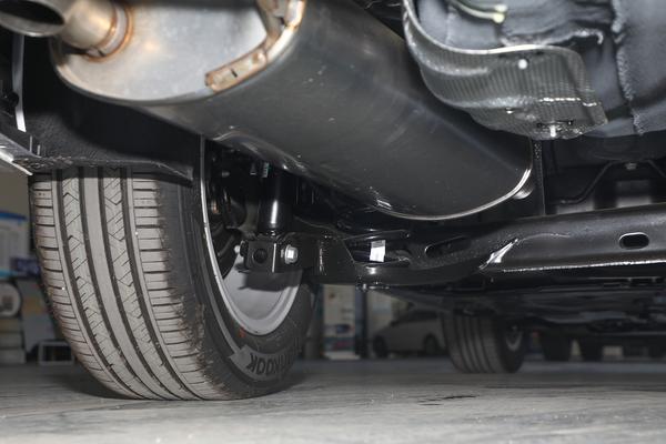 大众朗逸带有家族风格,搭载1.4T和1.5L,车身造型稳重