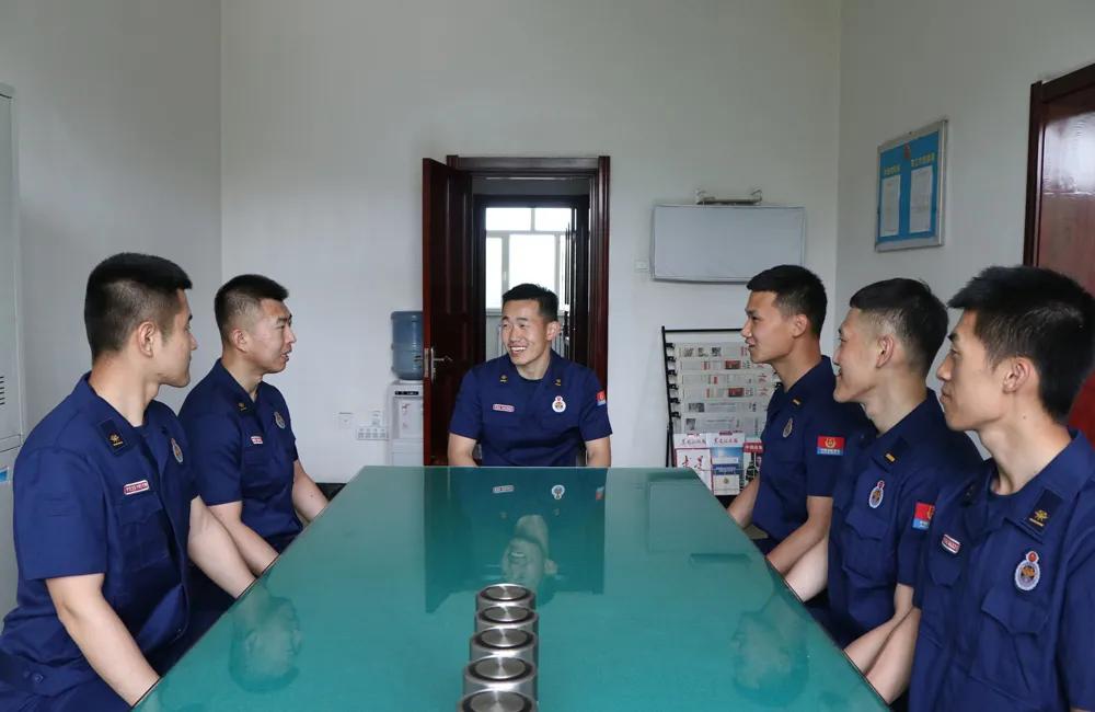 学*党**史践初心|东极火焰蓝活用“小举措”让*党**史学习教育“热起来”