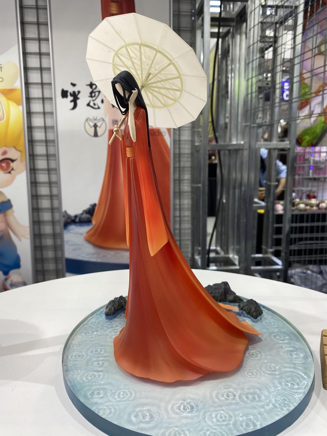 我们和52toys创始人、资深设计师聊了聊，潮玩展是什么样的体验？