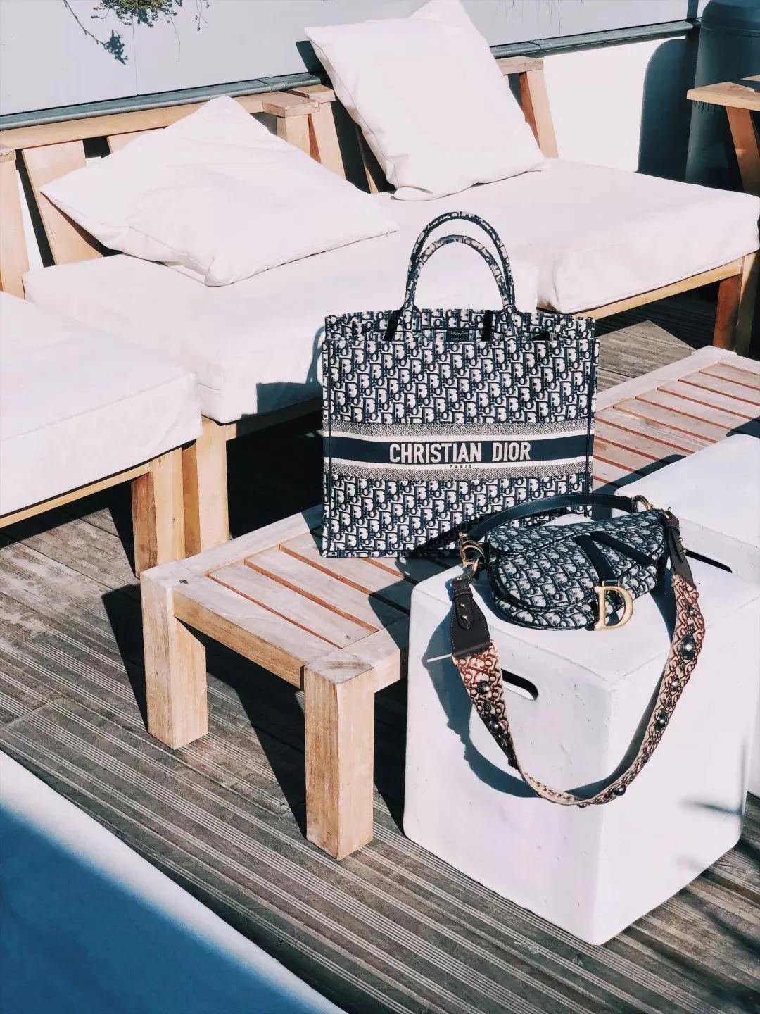 全球奢侈品沙发品牌,全球十大奢侈品名表