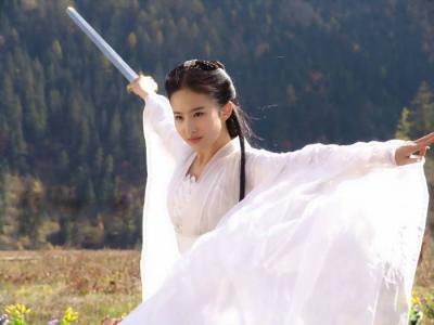 刘亦菲早期仙气照,刘亦菲仙姿玉色美到窒息