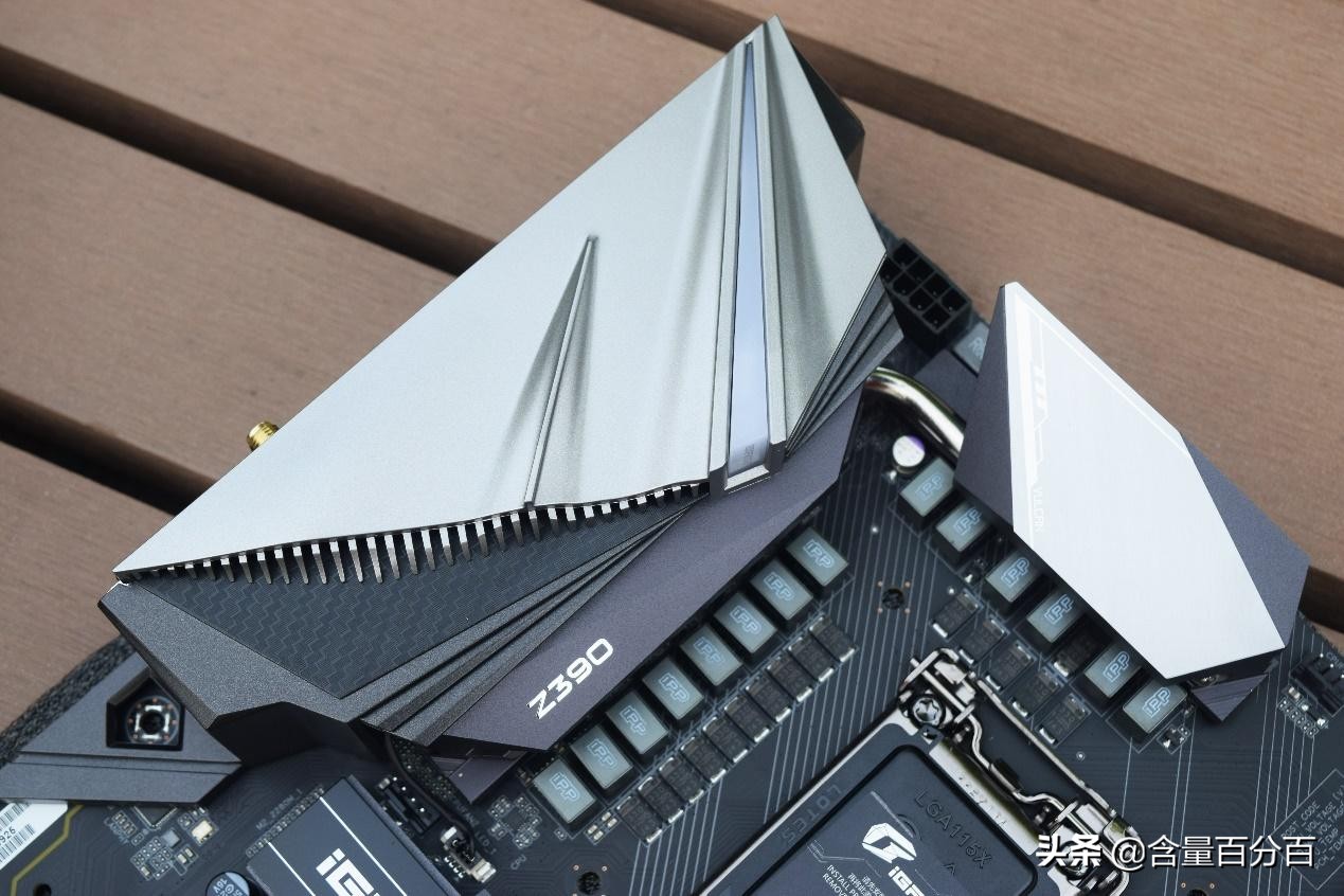 吃用生活品必买,但核心还是CPU、校色仪和主板