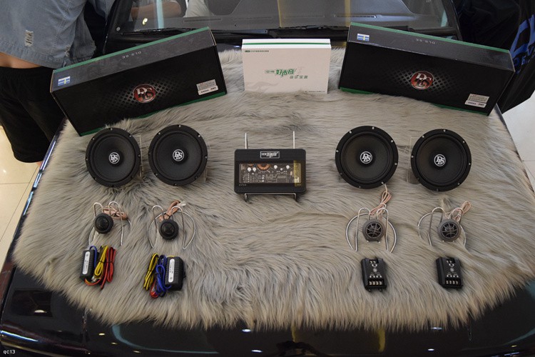 贵阳大众桑塔纳音响改装,邢台市桑塔纳改装汽车音响