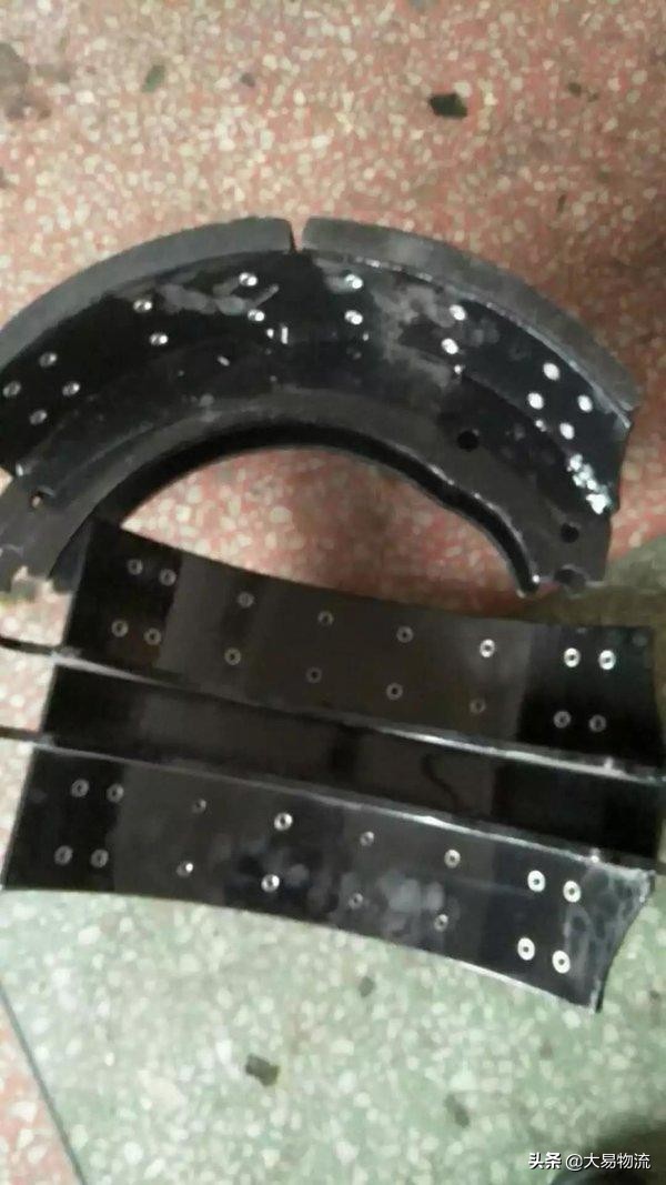 货车刹车抱死解决视频,货车刹车太灵敏一点就抱死