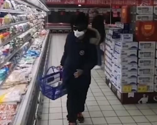 脑瘫外卖小哥的小年夜,脑瘫残疾外卖小哥