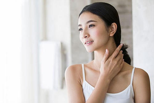 眼下纹怎么消除,眼下纹怎么消除简单方法