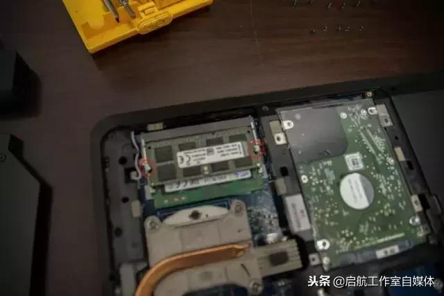 笔记本自己加装固态内存条教程,老笔记本更换内存条和固态硬盘后