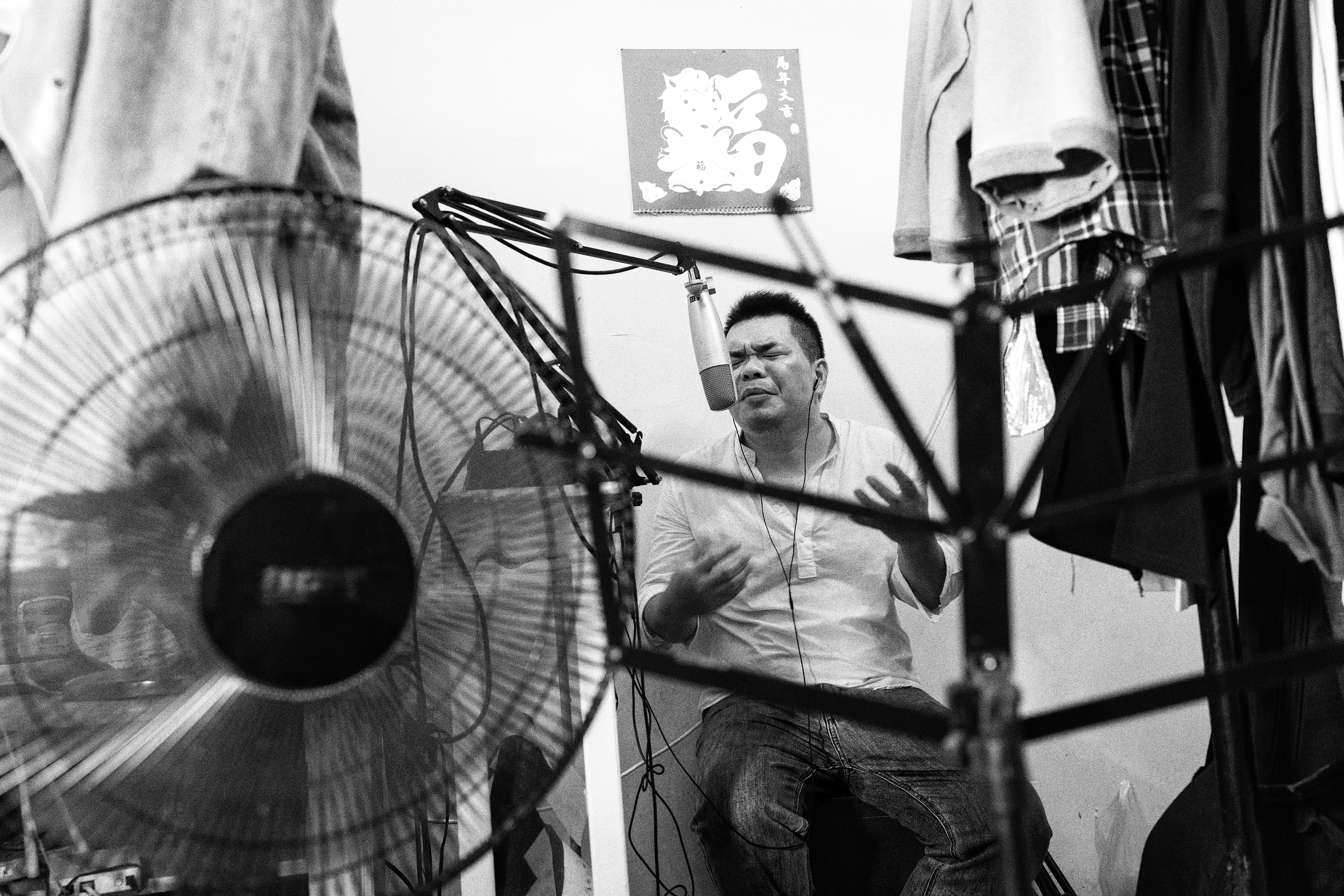 广西吴恩师的视频,吴恩师个人简历