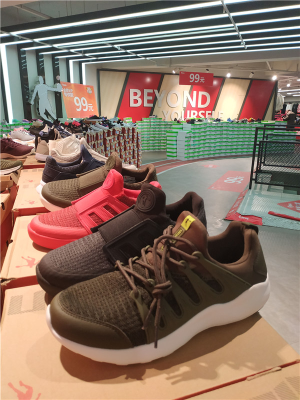 晋江鞋都安踏,福建晋江李宁安踏运动鞋