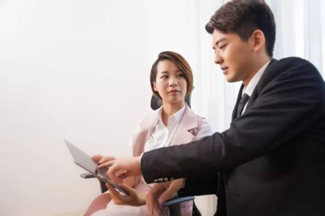 职场总是把一个人当成假想敌,职场有假想敌吗