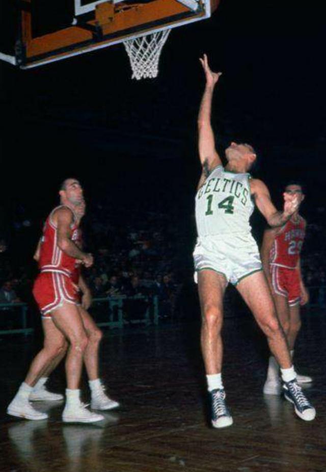 耐克乔丹aj系列故事,耐克乔丹32代aj篮球鞋的故事