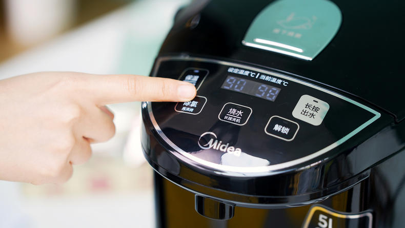 美的电热水瓶电水壶功耗测评,美的电热水瓶净水功能