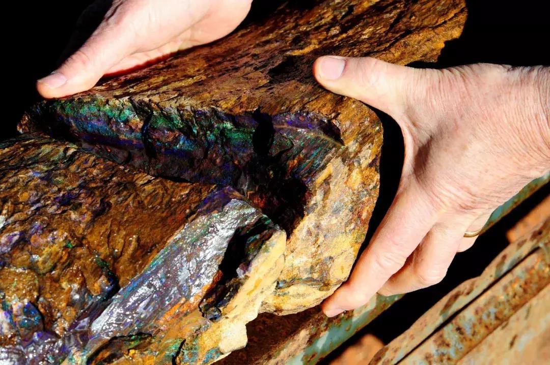 神奇的宝石绘本,宇宙宝石欧泊石