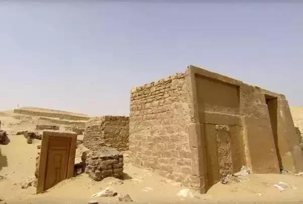 【提醒】他摸了出土*物文**,然后住院八次