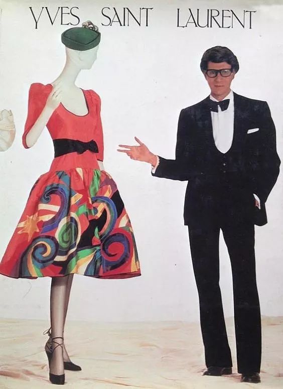 那个卖口红的YSL，教会女孩不色情的穿黑*袜丝**