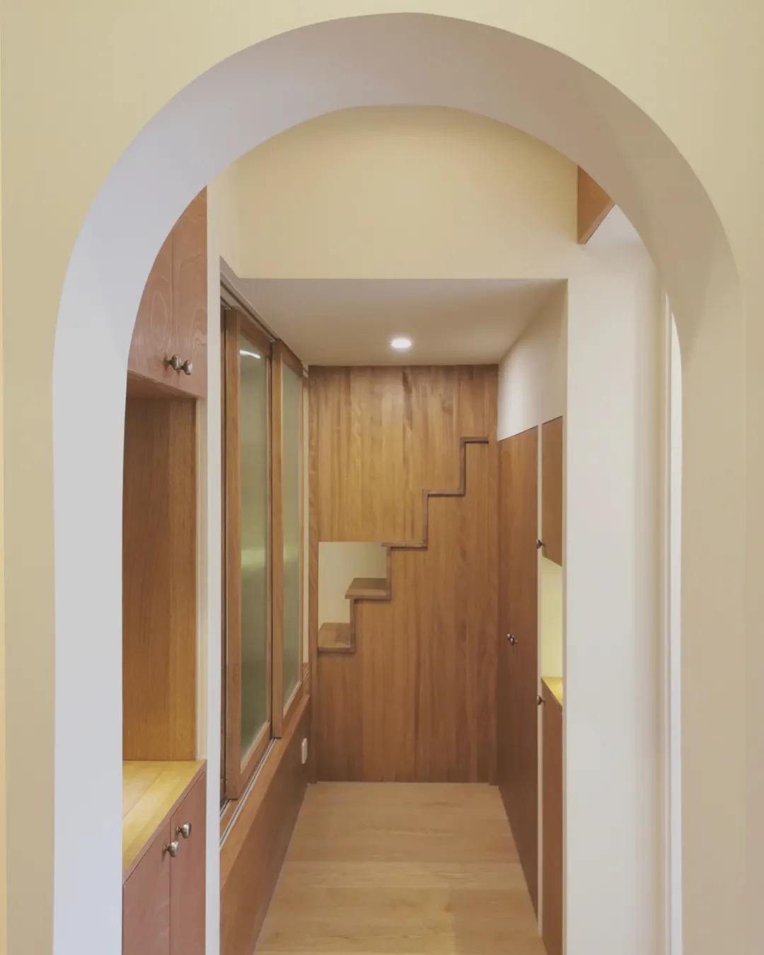 从180㎡搬到45㎡,三口之家越住越小,女儿却说现在最好