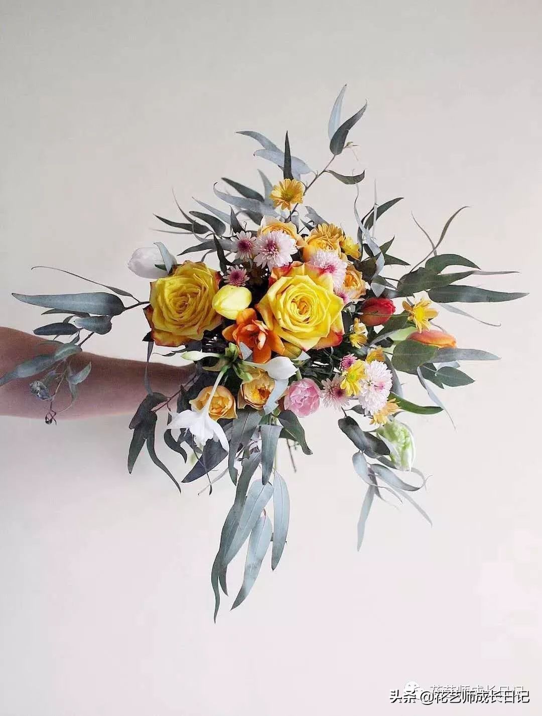 黄颜色的玫瑰是啥品种,浅黄色玫瑰有什么品种