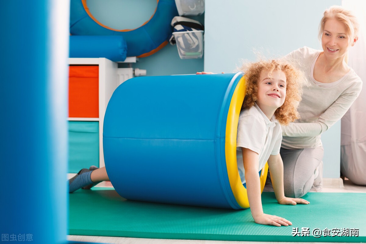 听觉统合训练对孤独症儿童的康复治疗如何开展？看大咖介绍明白了