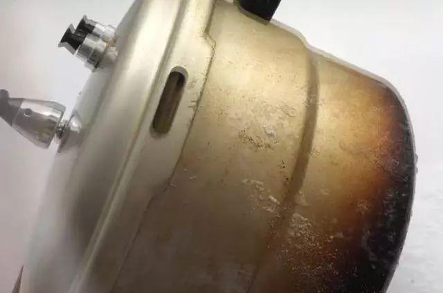 高压锅里面有黑色的污垢怎么办,怎么清理高压锅污垢小妙招