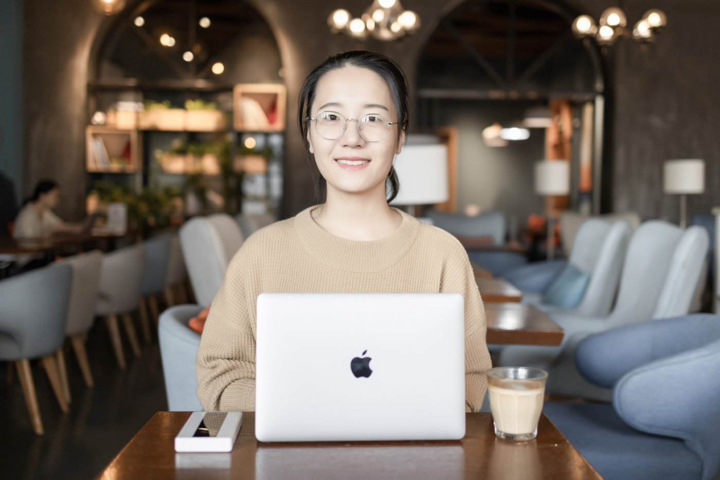 华为5g可移动wifi,华为5g随行wifi测评