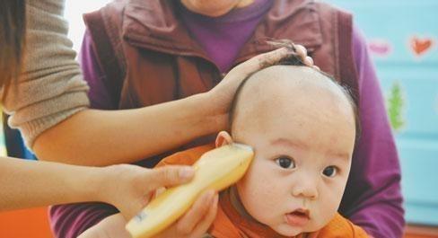 宝宝剃胎发需要抹生姜吗,给宝宝剃胎发