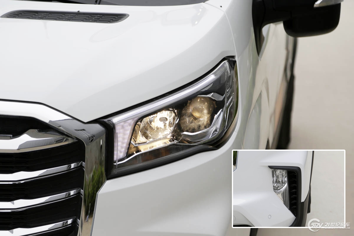 25万大通v90七座,大通v90自动挡5.95米长轴高顶房车