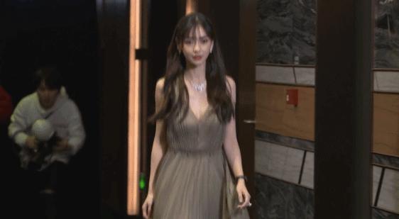 女星红毯撞衫,红毯女星难逃撞衫魔咒