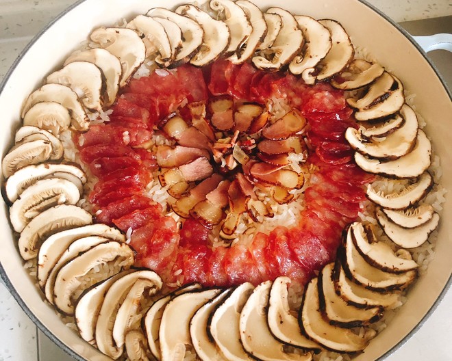 一吃就上瘾的煲仔饭,大厨教腊味煲仔饭砂锅家常做法