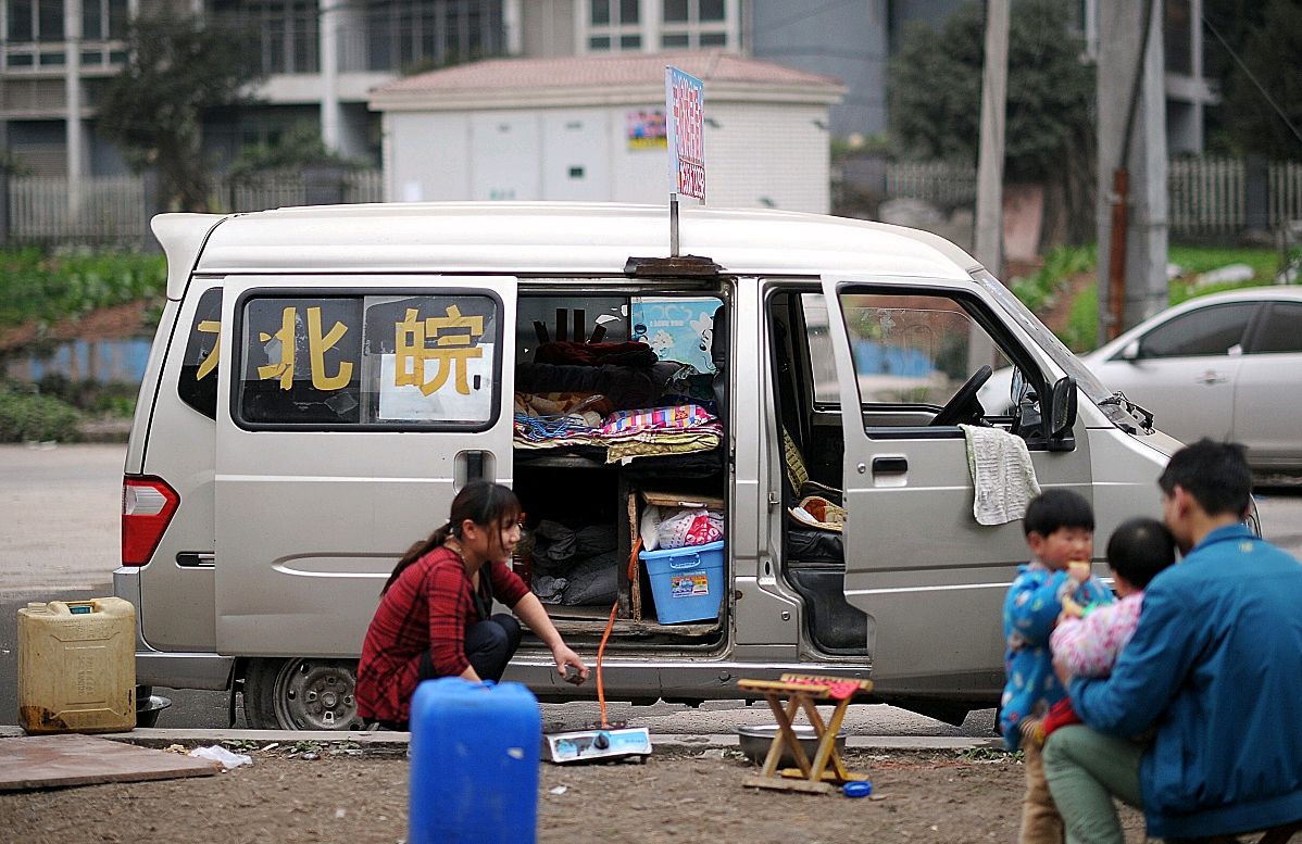 防水补漏的车怎么挣钱的,在内蒙古开着面包车做防水补漏