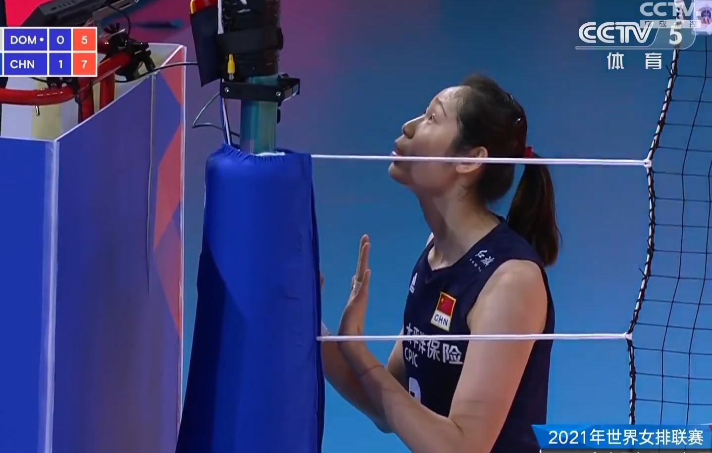 朱婷不满判罚,直接大声飙英文申诉,主裁判脸色都变了但未改判