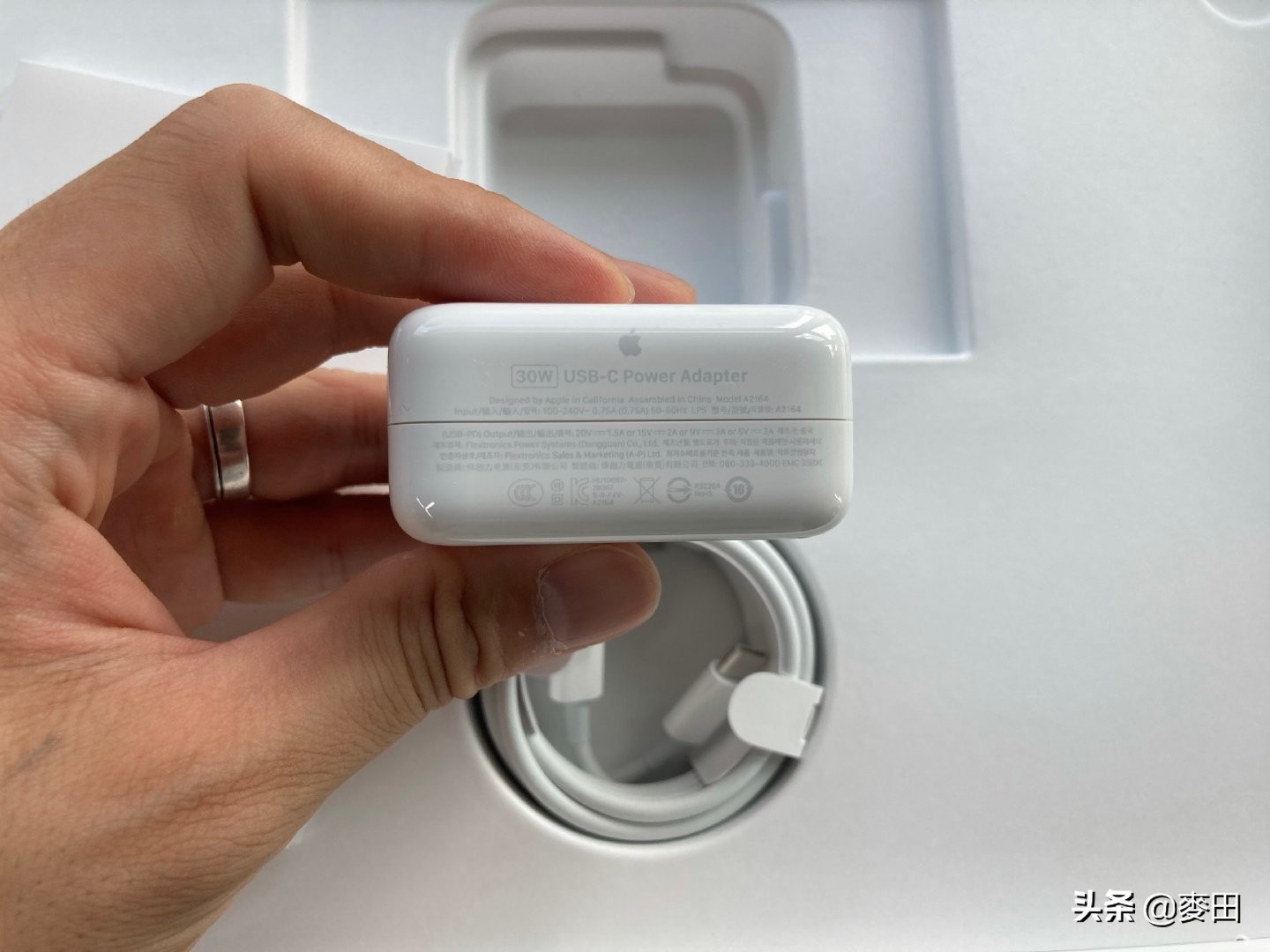 现在买macbookM1芯片合适吗,现在买macbookairm1的电池