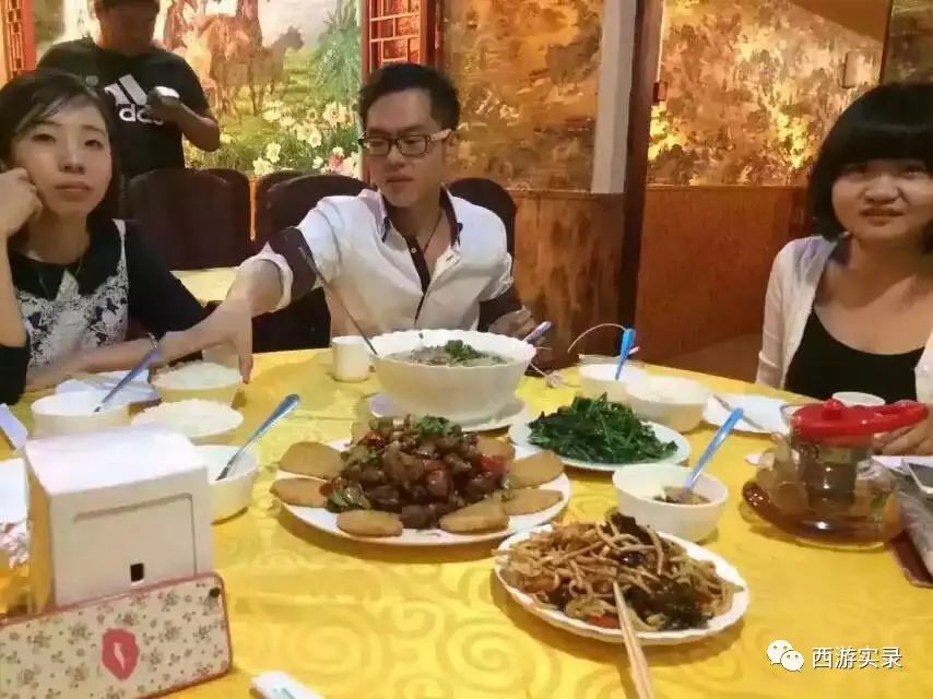 俄罗斯的奔驰宝马售价便宜,路虎宝马