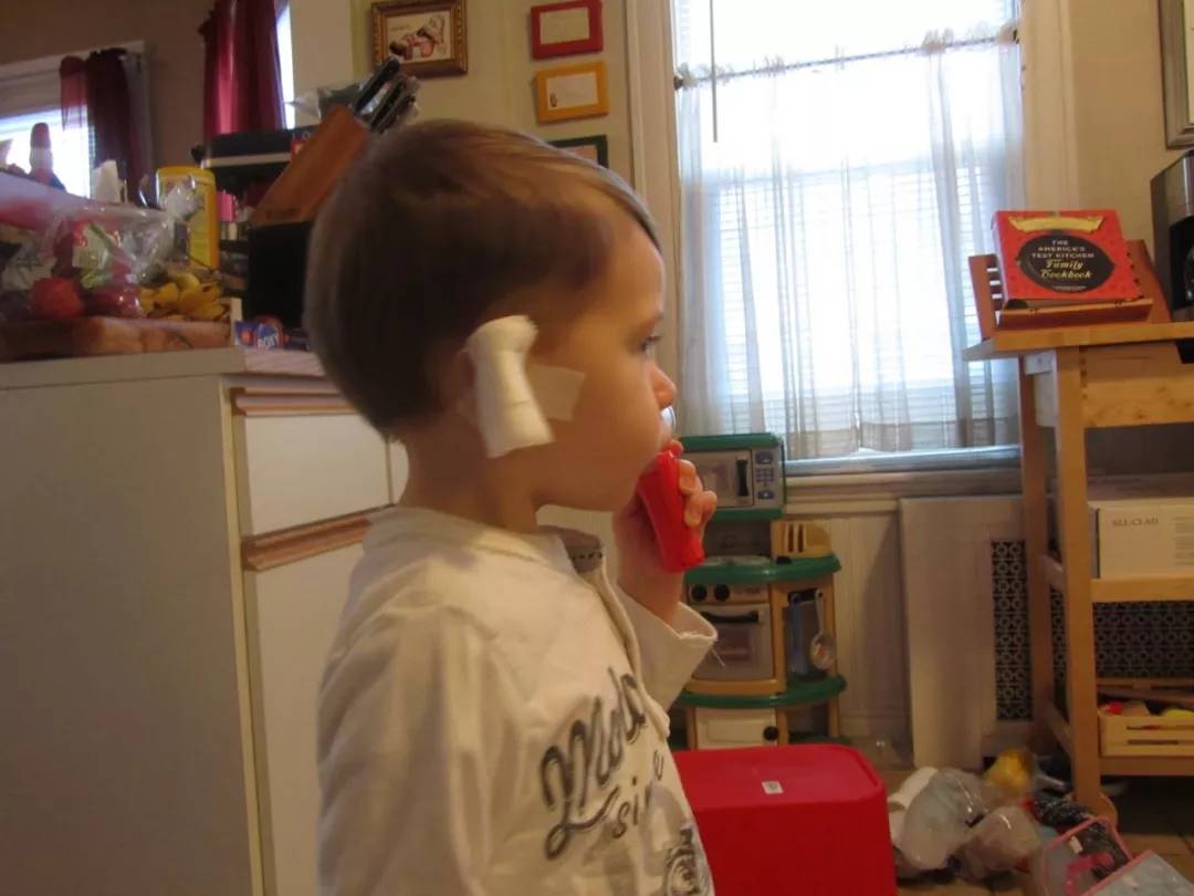 耳朵小招风耳代表什么,招风耳朵有没有福气